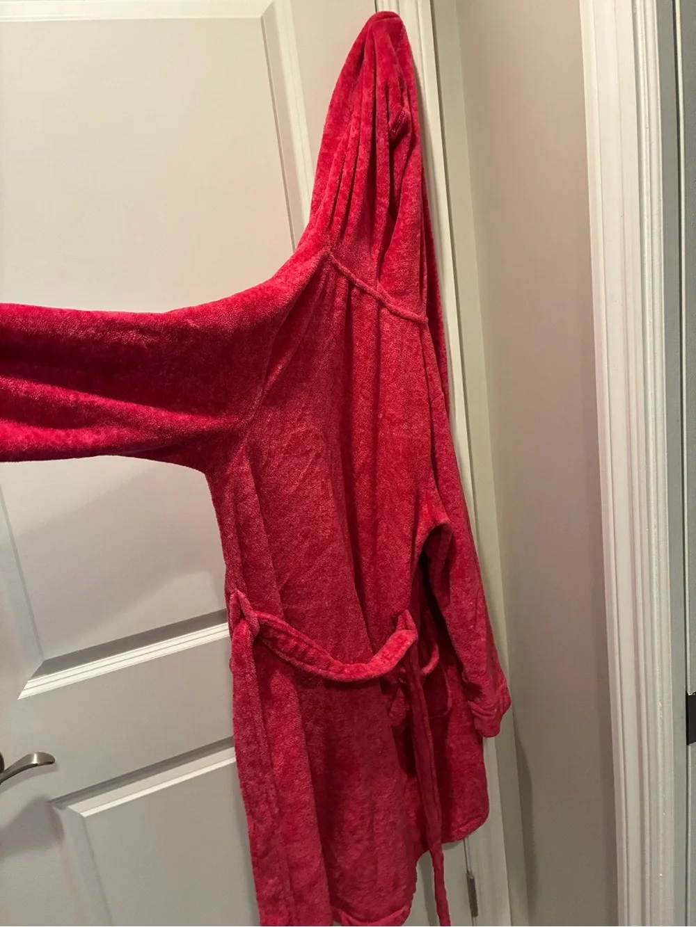 Ulta Beauty Hooded Plush Bath Robe in Red
